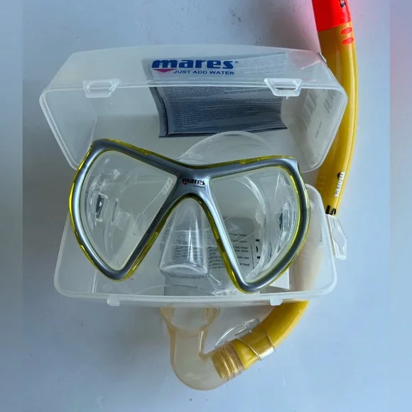 NWT bundle of snorkeling gear including fins US7.5/8, mask and the scuba tube - Picture 7 of 12